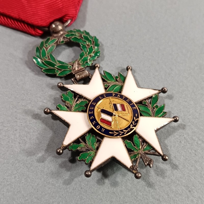 FRANCE MEDAILLE CROIX DE CHEVALIER DE L'ORDRE DE LA LEGION D'HONNEUR 3 ème REPUBLIQUE MODELE EN ARGENT